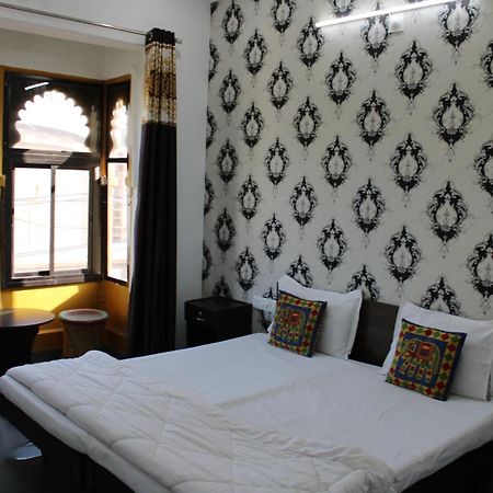 Hill Paradise Home Stay Udaipur Eksteriør bilde