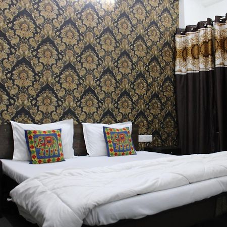Hill Paradise Home Stay Udaipur Eksteriør bilde