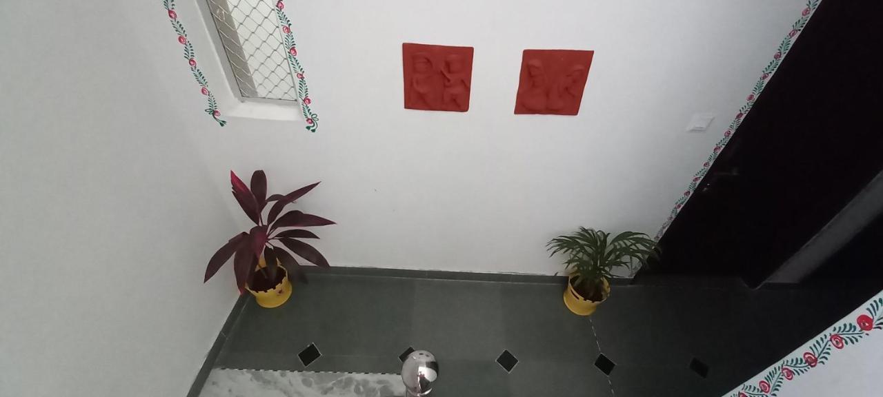 Hill Paradise Home Stay Udaipur Eksteriør bilde