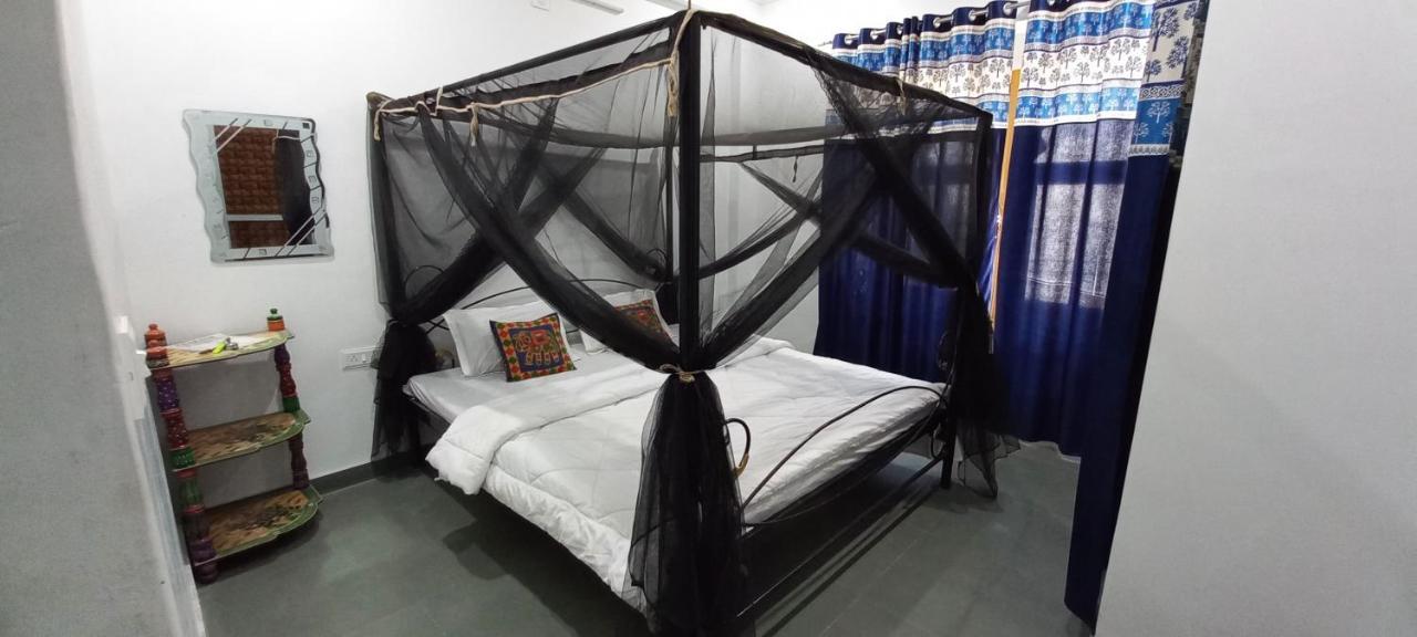 Hill Paradise Home Stay Udaipur Eksteriør bilde