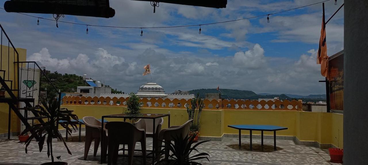 Hill Paradise Home Stay Udaipur Eksteriør bilde