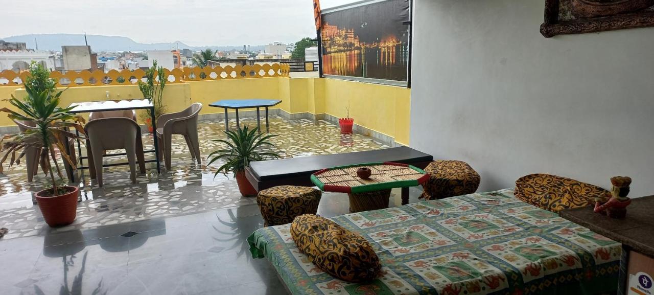 Hill Paradise Home Stay Udaipur Eksteriør bilde