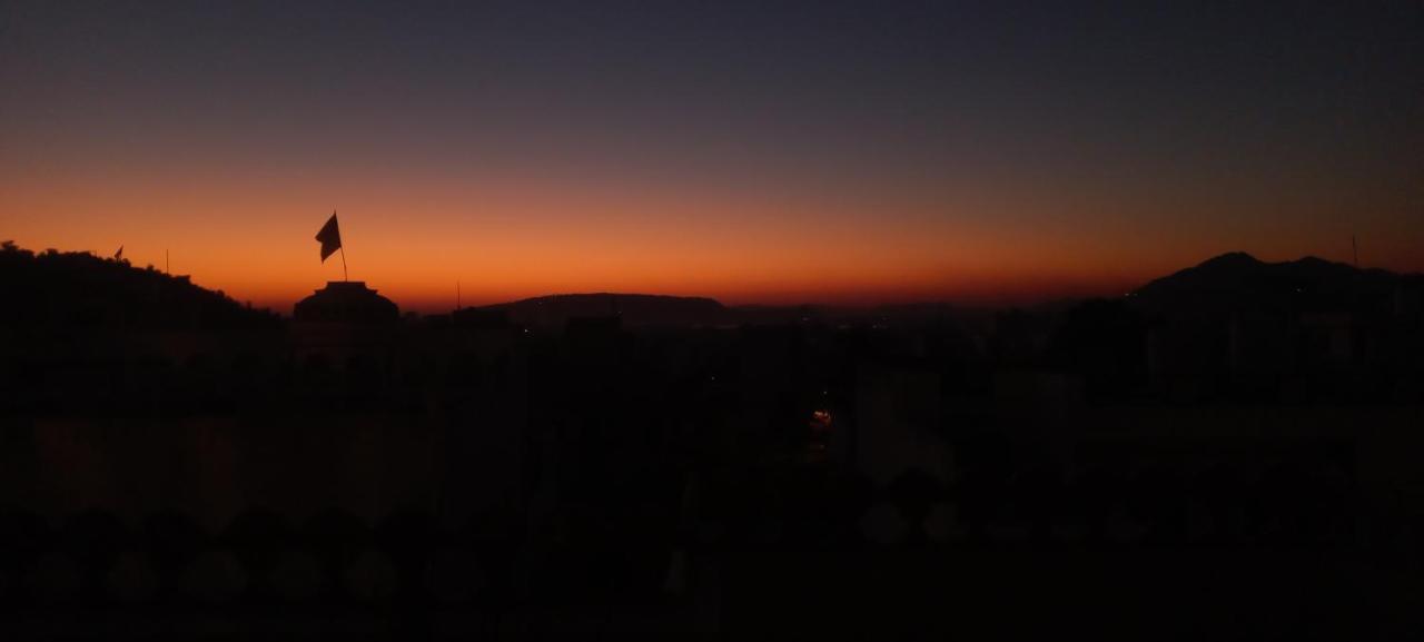 Hill Paradise Home Stay Udaipur Eksteriør bilde