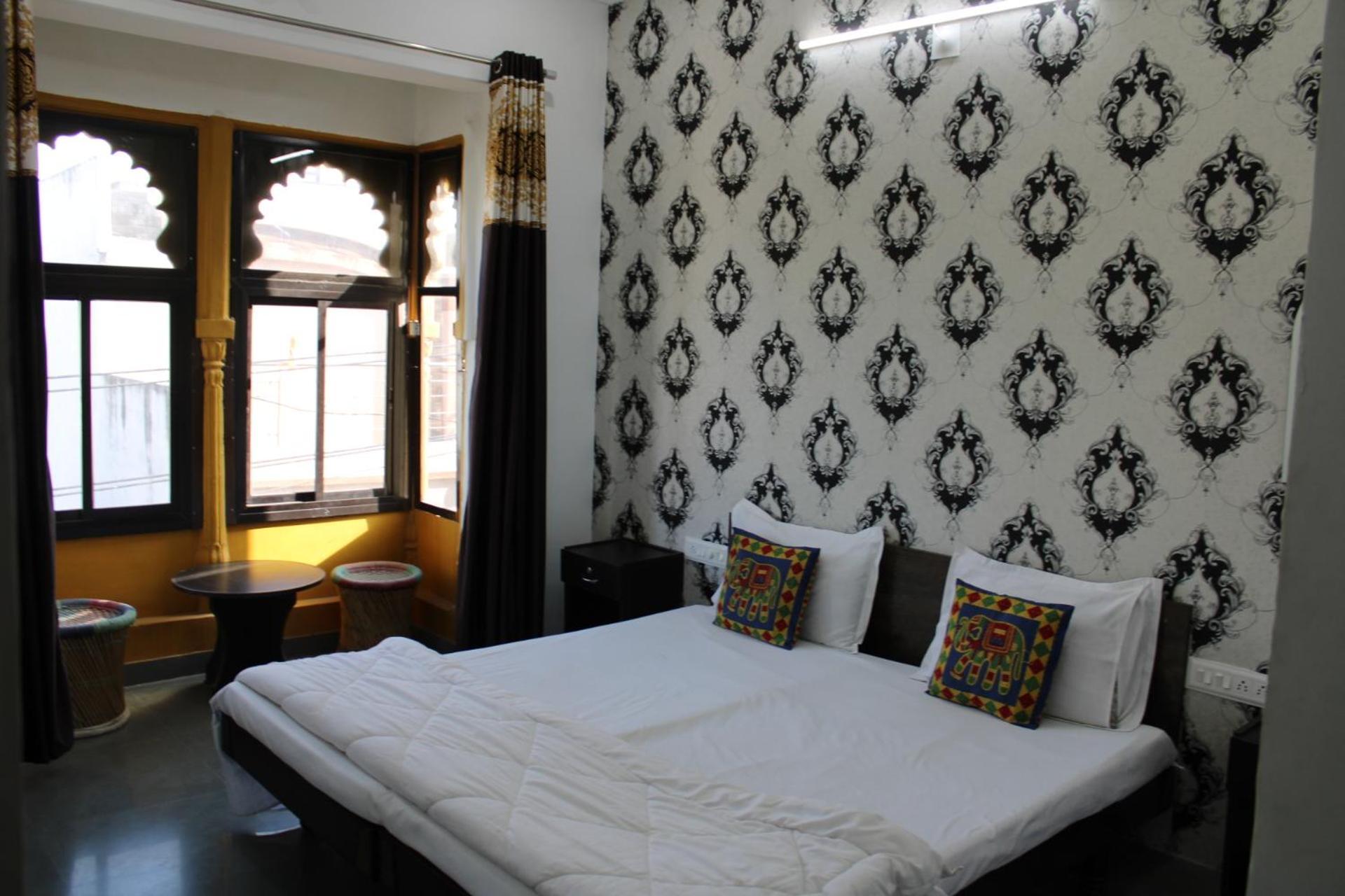 Hill Paradise Home Stay Udaipur Eksteriør bilde