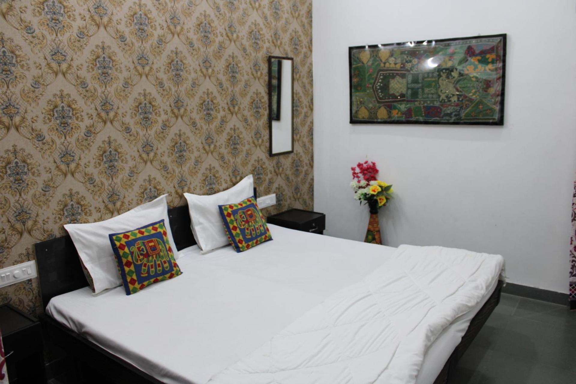 Hill Paradise Home Stay Udaipur Eksteriør bilde